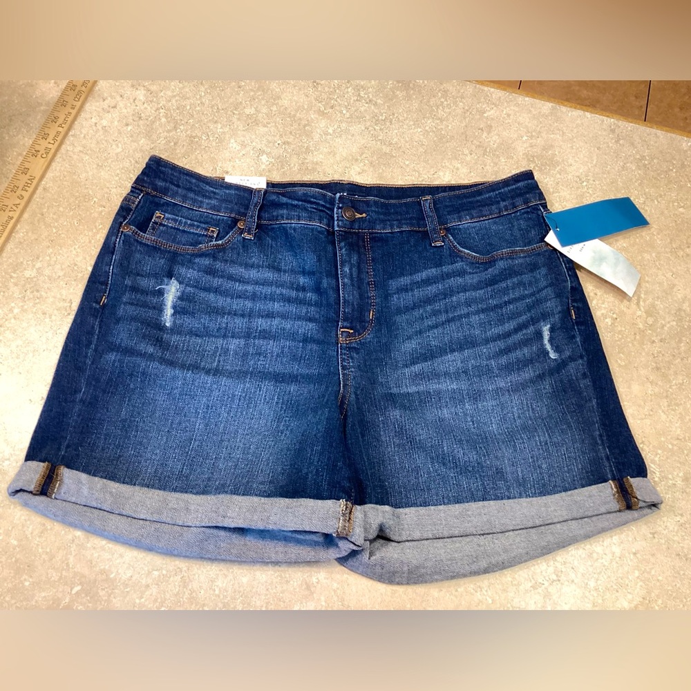 New Direction Jean shorts 16R mid rise NWT short sleek sculpt denim 5 in.